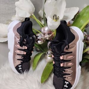 Under Armour Women's Flat Sneaker size8 new